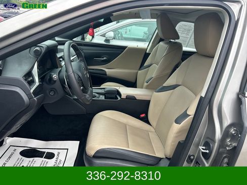 Used 2021 Lexus ES 350 w/ Premium Package FWD image 9