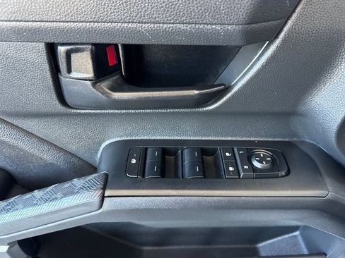 Used 2024 Toyota Tacoma SR5 w/ SR5 Upgrade Package AWD/4WD image 11