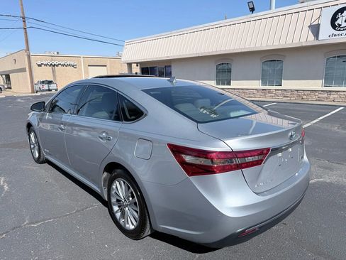 Used 2016 Toyota Avalon Limited image 3