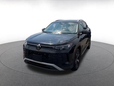 Used 2026 Volkswagen Tiguan SE AWD/4WD image 7