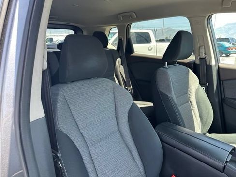 Used 2022 Nissan Rogue SV AWD/4WD image 32