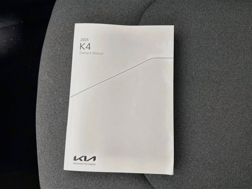 Used 2025 Kia K4 FWD image 35