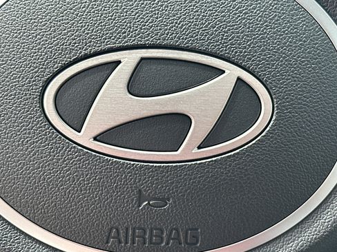 New 2026 Hyundai Elantra Limited FWD image 18