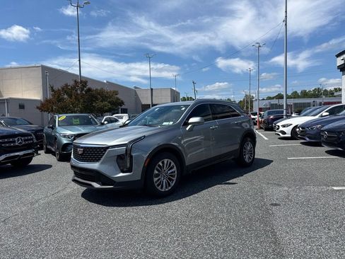 Used 2024 Cadillac XT4 Premium Luxury FWD image 1