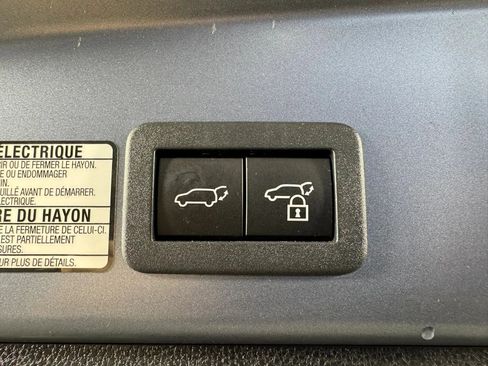 Used 2023 Toyota Corolla Cross XLE w/ Convenience Package AWD/4WD image 30