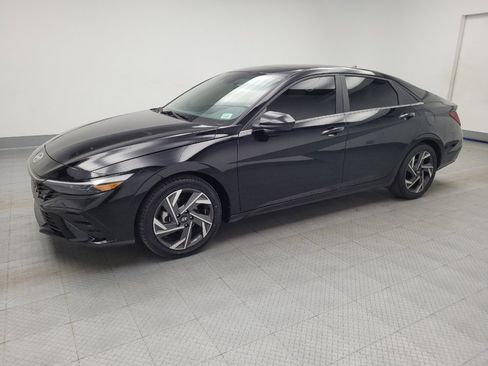 Used 2024 Hyundai Elantra SEL w/ Convenience Package image 2
