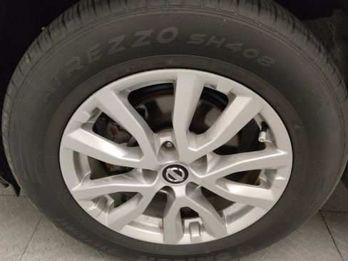 Used 2019 Nissan Rogue SV image 31