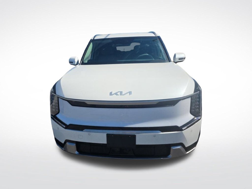 Used 2024 Kia EV9 Land AWD/4WD image 3