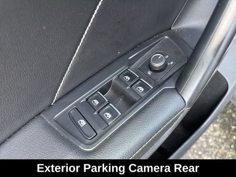 Used 2023 Volkswagen Tiguan SE R-Line FWD image 14