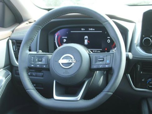 Used 2023 Nissan Rogue Platinum w/ Platinum Premium Package AWD/4WD image 11
