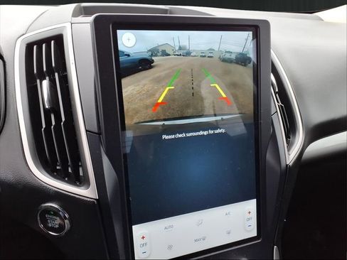 Used 2023 Ford Edge SE image 18