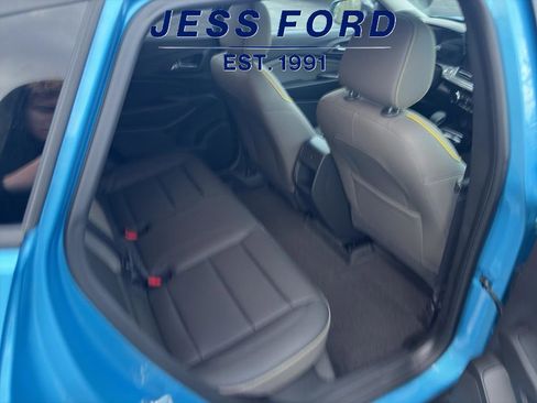 Used 2025 Chevrolet Trax ACTIV w/ Sunroof Package image 12