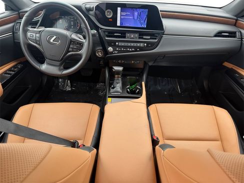 Used 2025 Lexus ES 350 w/ Premium Package image 12