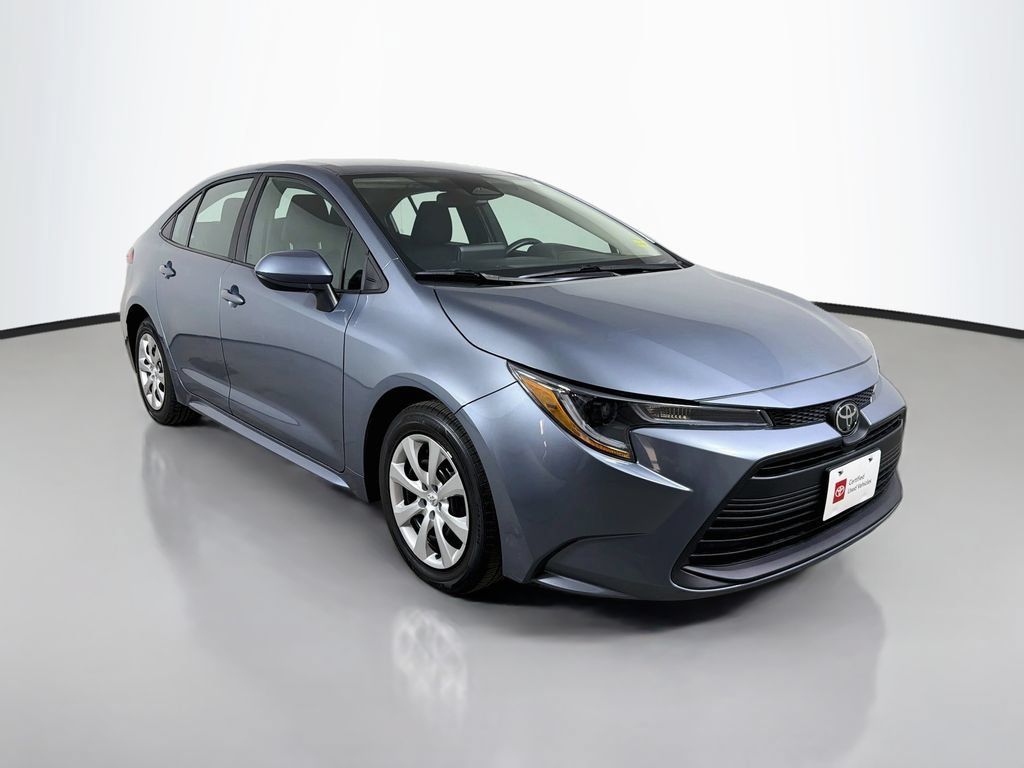 Used 2025 Toyota Corolla LE FWD image 4