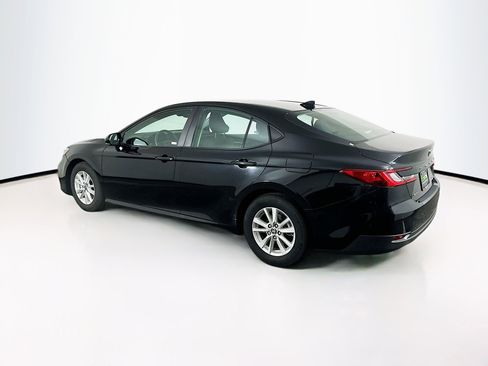 Used 2025 Toyota Camry LE image 5