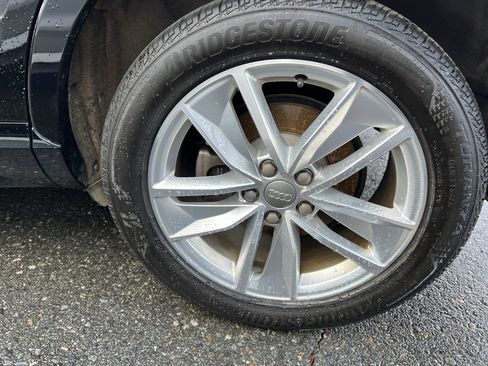 Used 2018 Audi Q3 2.0T Premium w/ Convenience Package image 13