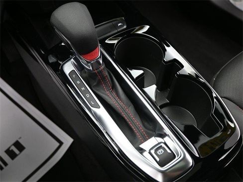 Certified 2025 Chevrolet Trax RS w/ Sunroof Package image 26