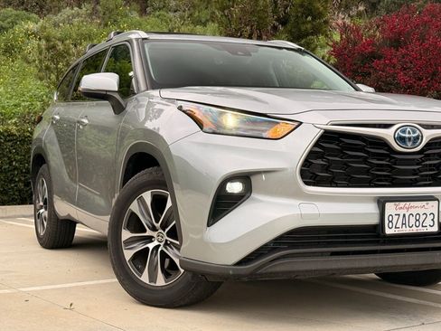 Used 2022 Toyota Highlander XLE image 5