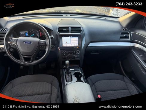 Used 2017 Ford Explorer XLT w/ Equipment Group 201A image 10