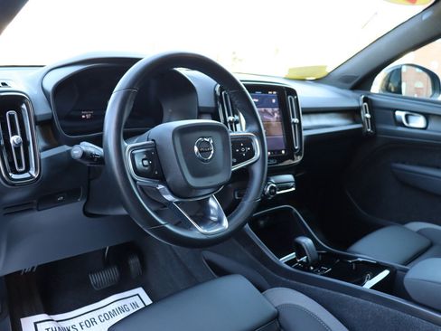 Used 2024 Volvo C40 Recharge Core image 10