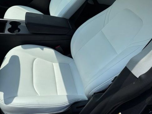 Used 2022 Tesla Model Y Performance AWD/4WD image 13