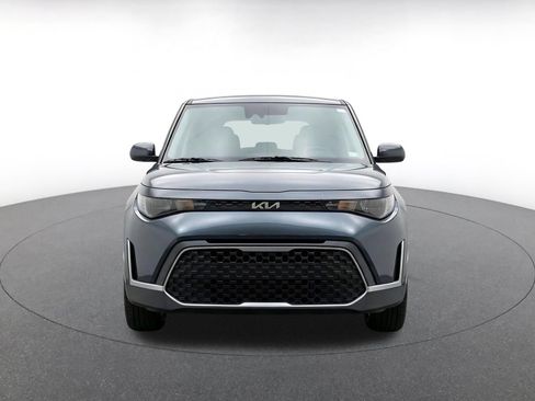 Used 2025 Kia Soul LX w/ LX Technology Package FWD image 2