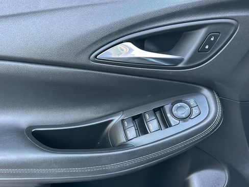 Used 2023 Buick Encore GX Preferred image 11