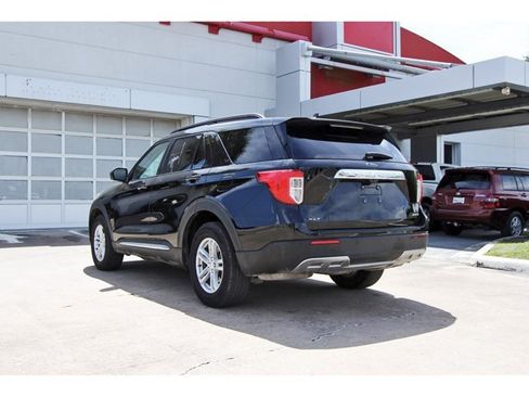 Used 2024 Ford Explorer XLT w/ Equipment Group 202A AWD/4WD image 3