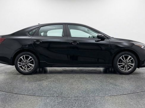 Used 2024 Kia Forte LXS image 11