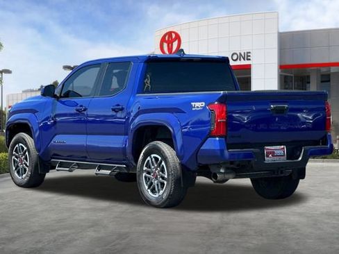 Used 2024 Toyota Tacoma TRD Sport AWD/4WD image 6