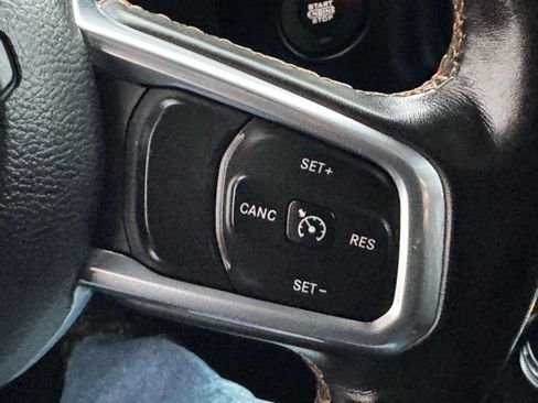 Used 2022 Jeep Gladiator High Altitude AWD/4WD image 19