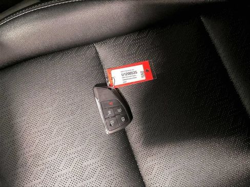 Used 2025 Chevrolet Equinox LT w/ Convenience Package II AWD/4WD image 30