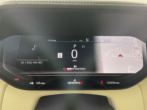 Used 2025 Land Rover Range Rover SE image 16