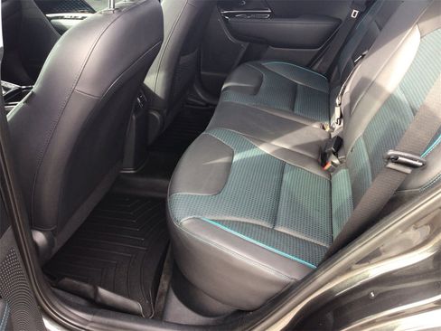 Used 2022 Kia Niro EX Premium w/ Cold Weather Package image 10