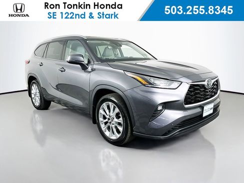Used 2022 Toyota Highlander Limited AWD/4WD image 1