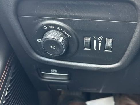 Used 2022 Jeep Grand Cherokee Summit image 23