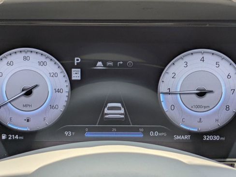 Used 2025 Hyundai Elantra SEL FWD image 16