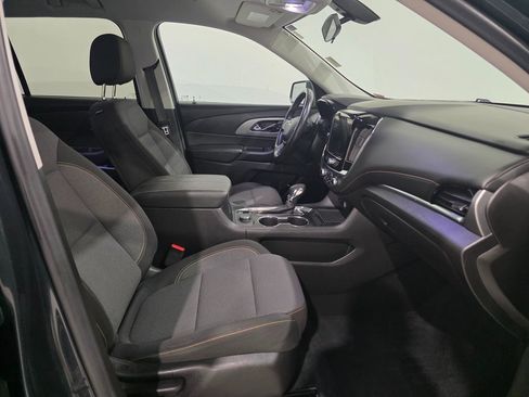 Used 2021 Chevrolet Traverse LT image 23