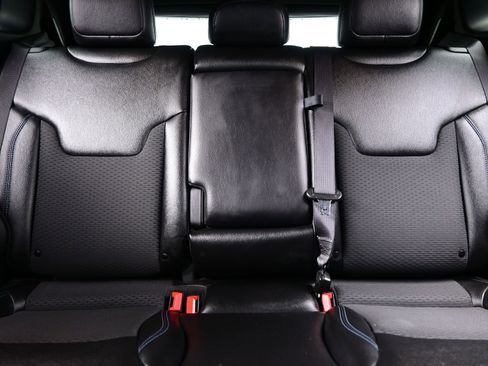 Used 2024 Jeep Compass Latitude image 15