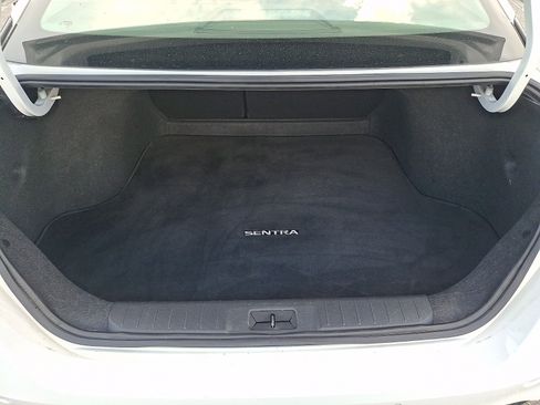 Used 2024 Nissan Sentra S FWD image 29