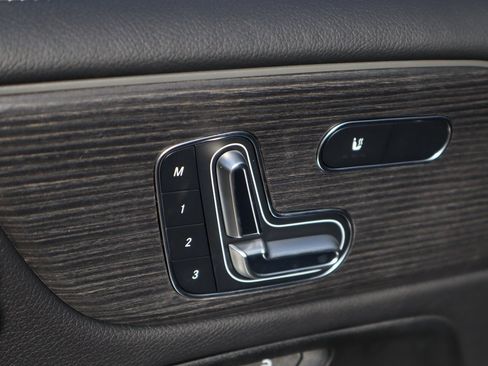 New 2026 Mercedes-Benz GLB 250 4MATIC image 26