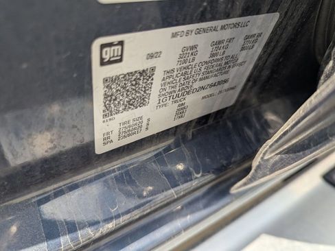 Used 2022 GMC Sierra 1500 SLT w/ SLT Convenience Package image 17