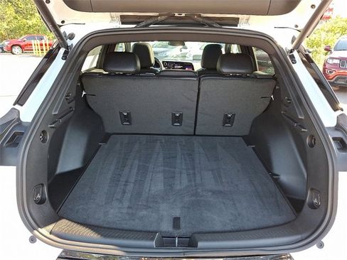 Used 2024 Chevrolet Equinox EV LT image 29