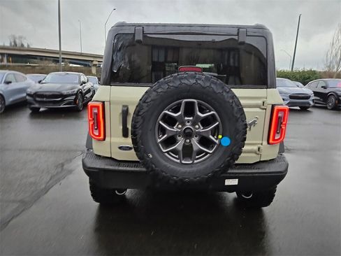 New 2025 Ford Bronco Badlands image 6