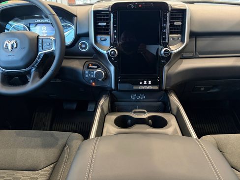New 2026 RAM 1500 Big Horn AWD/4WD image 17