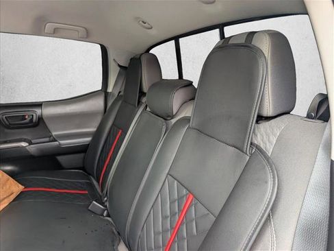 Certified 2022 Toyota Tacoma SR5 image 17