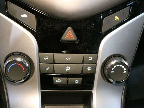 Used 2015 Chevrolet Cruze LT FWD image 23
