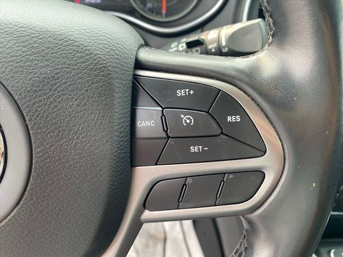 Used 2021 Jeep Cherokee Latitude Lux AWD/4WD image 17