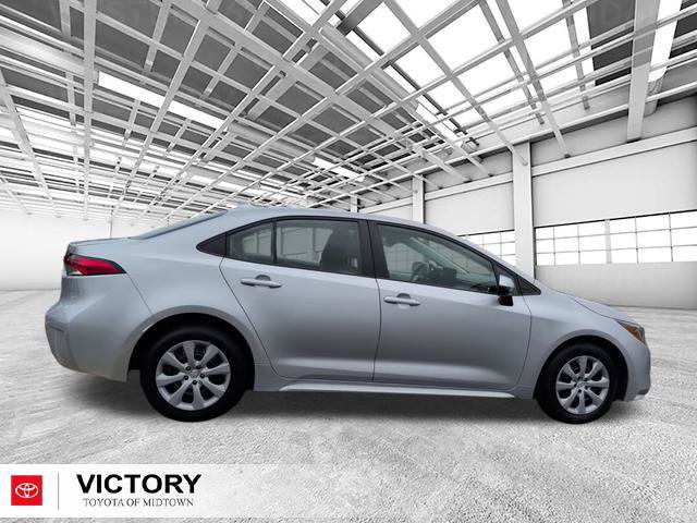 Used 2024 Toyota Corolla LE FWD image 2