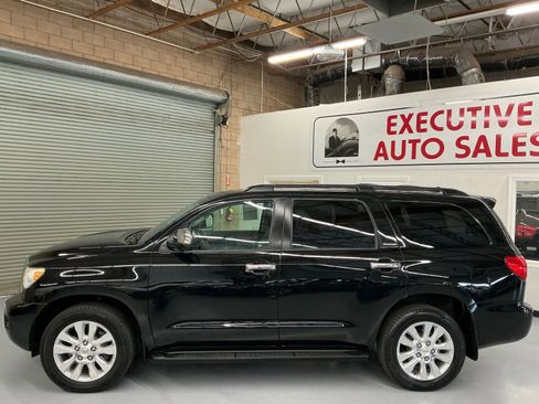Used 2013 Toyota Sequoia Platinum w/ Preferred Accessory Pkg image 8